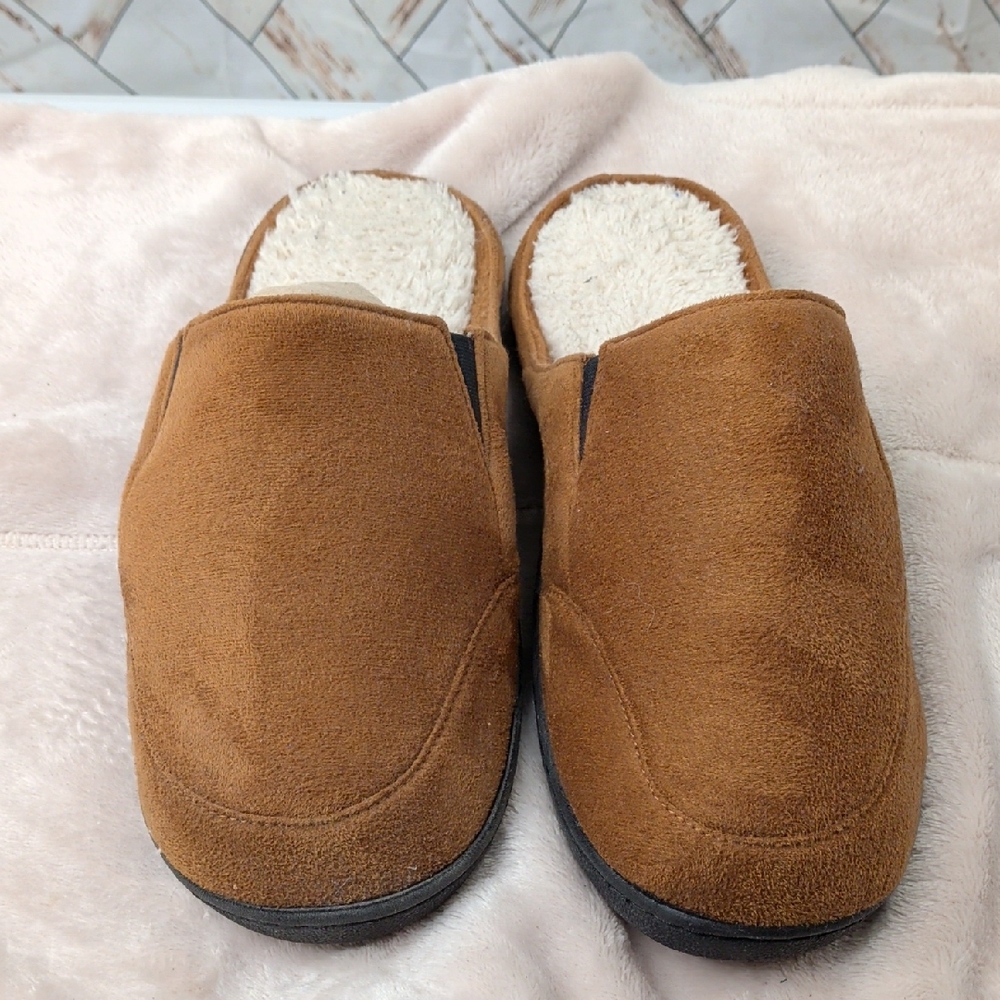Totes Cozy Brown‎ Suede Slippers